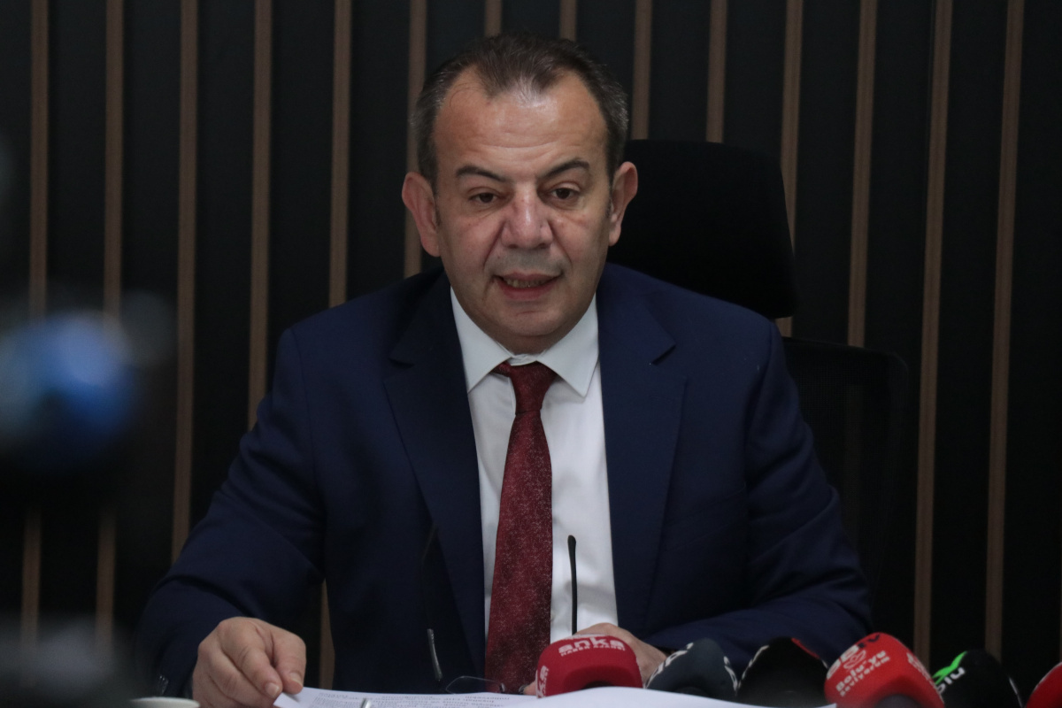 Tanju Özcan: “Türkiye genelinde tüm savcılara sesleniyorum! Gizli tanık olmak istiyorum! 

Melih Gökçek başta olmak üzere bakanlık yapmış ve yapanlar ile ilgili bildiklerim var.

Kod adımı Köroğlu koyun.”