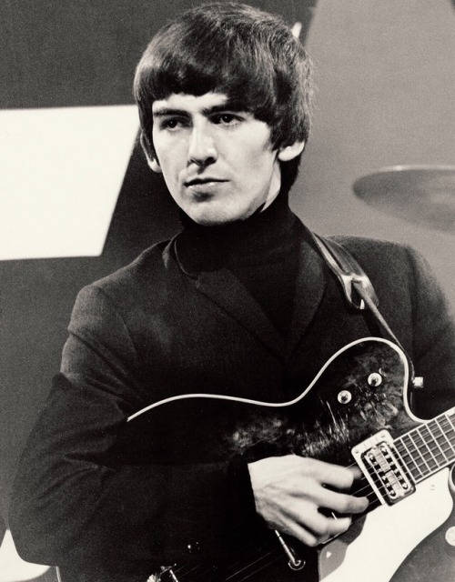 BeatlesArchive2's tweet photo. George Harrison 1964
The #Beatles https://t.co/vSjnNH1CAj