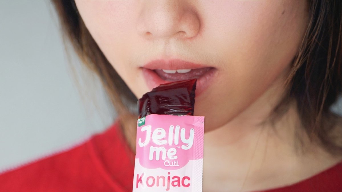 เจลลี่คุมหิวตัวใหม่อย่างปึ้ง! Jelly Me Konjac รสลิ้นจี่และองุ่น เนื้อนุ่มเด้ง อร่อย ฟีลแบบกินขนม กินแล้วรู้สึกอิ่มนาน คุมหิวได้จริง ไม่ค่อยกินจุกจิกระหว่างวันเลย กินทุกวันรับรองหุ่นปังสับ คุมหิวแบบไม่โทรม แนะนำคับบ 😋💖 พิกัด 7-11 ซองละ 20.-

#JellyMe #JellyMeKonjac #JellyMeCuti #ความคิวทิบิลด์ง่ายได้ทุกวัน #รีวิวเซเว่น