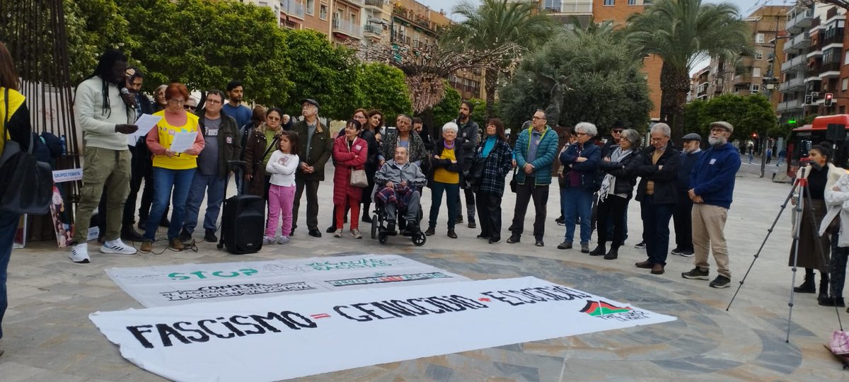 AntiRepresionRM's tweet photo. El 21 de marzo, nos concentramos en Murcia para exigir el fin de las redadas racistas institucionales.
La convocatoria, a la que se unieron diversos colectivos y personas a título individual, fue convocada por Convivir Sin Racismo.
¡Contra el fascismo! ¡Ninguna persona es ilegal! https://t.co/KTqTgapSy1