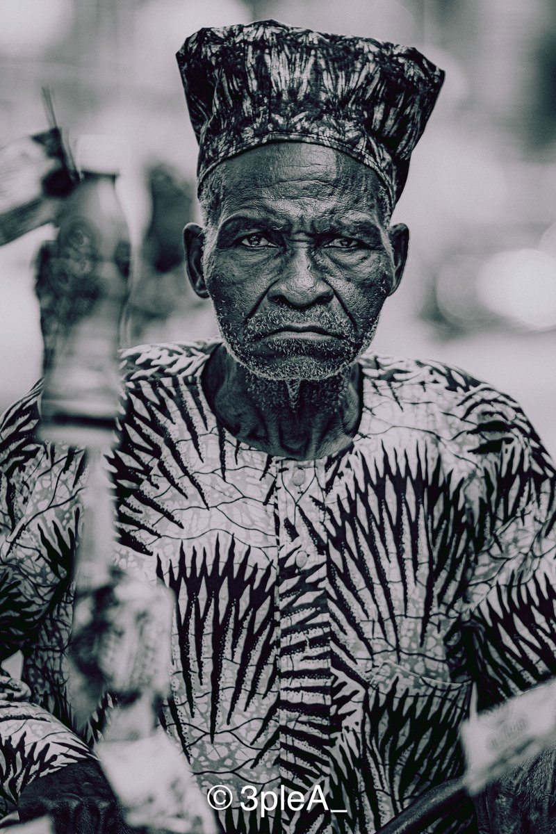 3plea__'s tweet photo. The Icecream Seller:🍦

Name: Oladimeji Lawal 
Born in 1950
He’s from Ibadan, Oyo State.
Started riding/selling ice cream in the year 1968 - till date (He’s now 57yrs in the business)
He’s well-known around Lagos Island.

#3pleAphotography #picturespeaks #storyteller #documentary https://t.co/GFaVTZK7gY