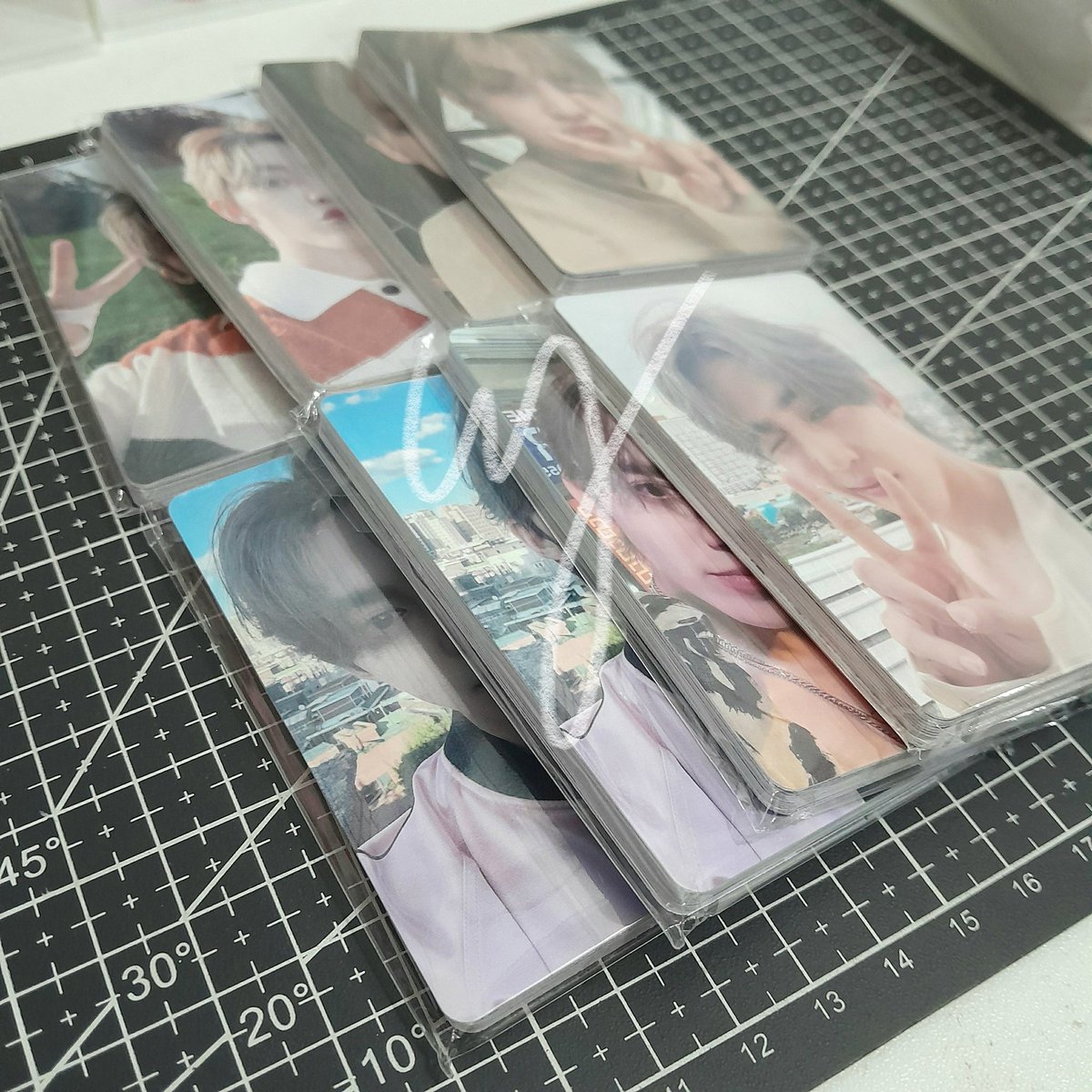 wtsyjh's tweet photo. #upcydates : spill the feels and shohikigen
๐all the limited venue pcs are already onhand.
shipping forms have been sent to gdms, and shipments will start on 03/25 onwards. kindly settle any remaining payments if you still have one. thank you ๐ซถ๐ป https://t.co/XIT5kgL4dW