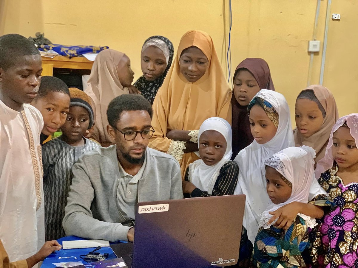 sunnahtechlab's tweet photo. Dear parents, as you get new Sallah clothes for your kids, consider adding a laptop too. Style and knowledge make the perfect gift. Invest in their future! #Sallah #SmartGift https://t.co/sA5vKVKpSt