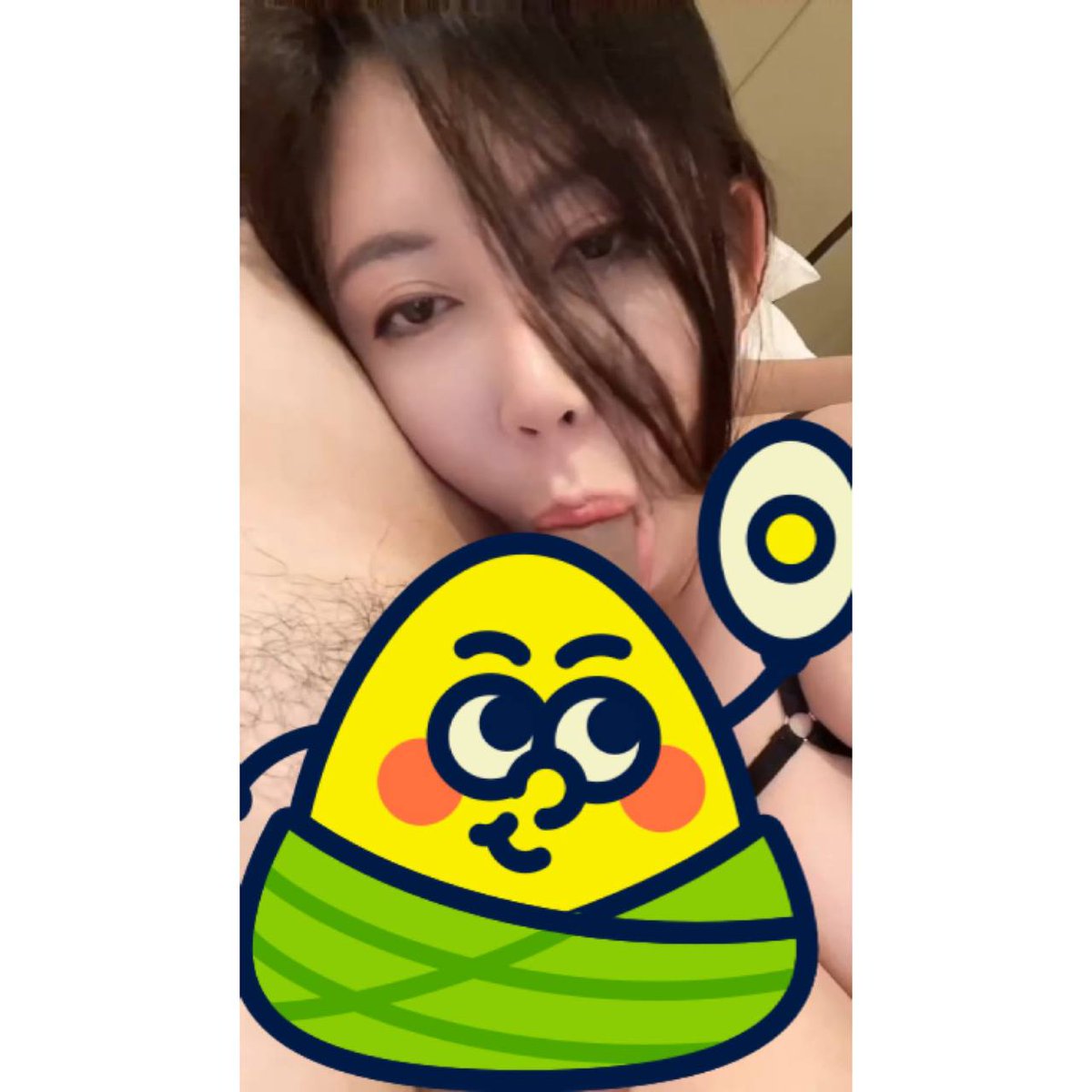 一根原味的，一根肉馅的~😍还是比较是喜欢后者~
其实我不骚，只是忠于自己的欲望，有体检报告的同城小哥吗？现任炮友又快被我榨干了~ https://t.co/egpOvEuFJ6