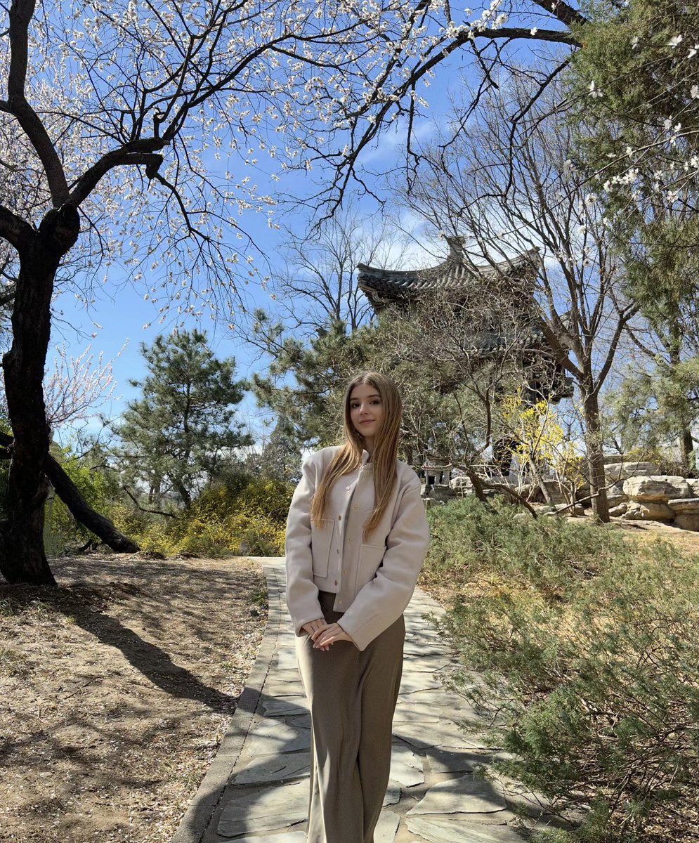 Christophe15320's tweet photo. This is the most beautiful spring in my life. https://t.co/5oOXlsHTNE