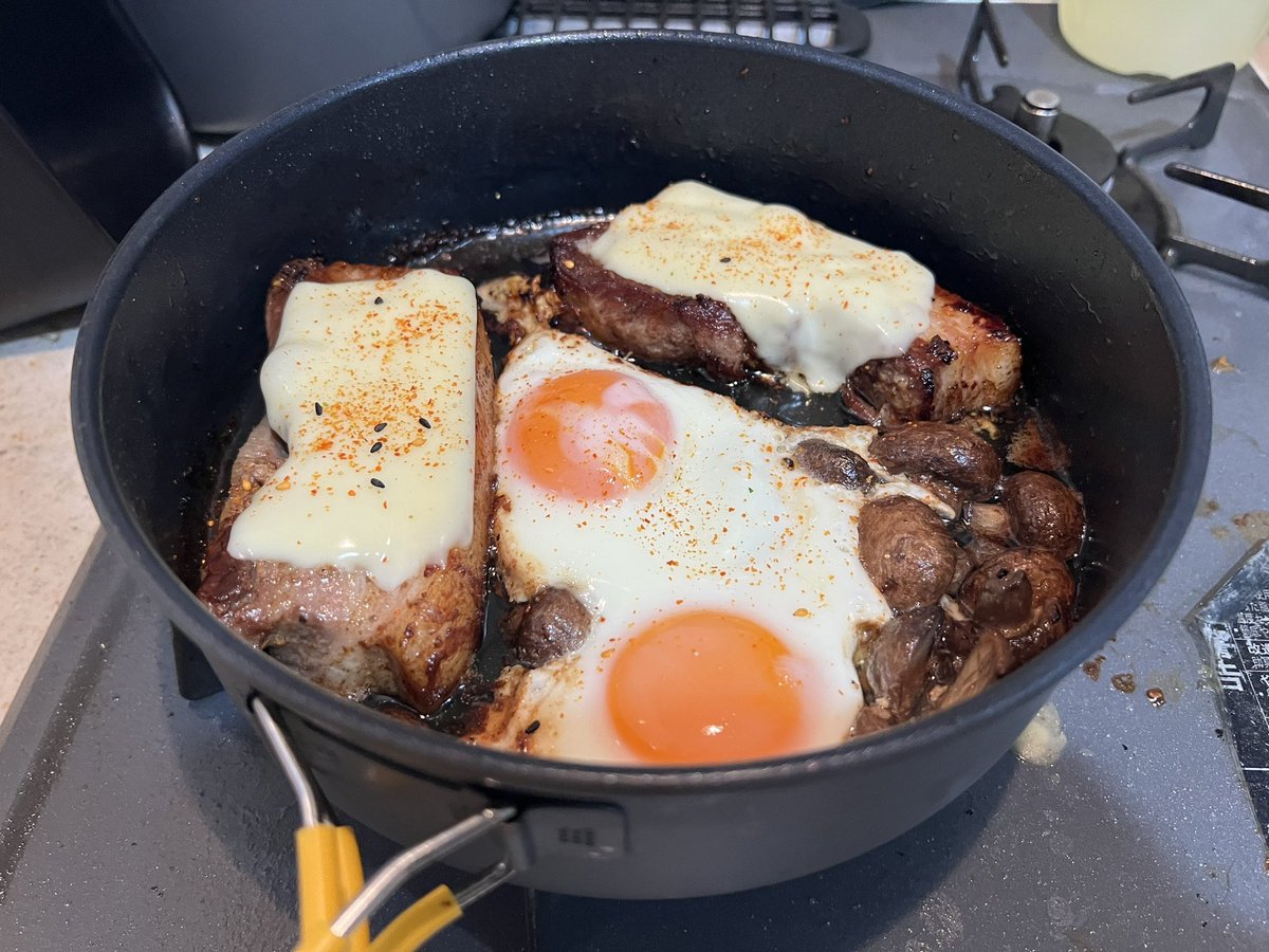 うみなり tweet media