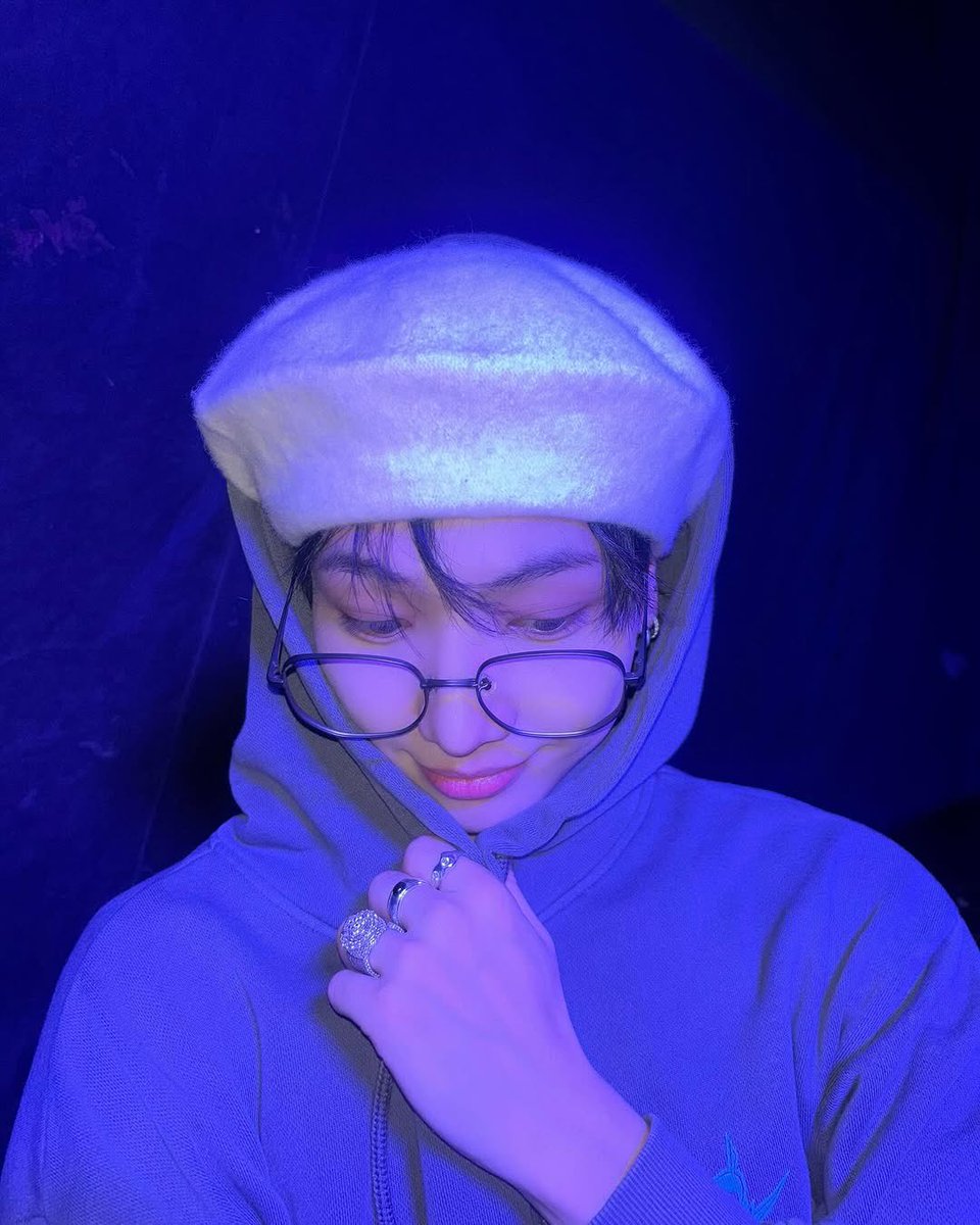 [🐶] 블루스크린 희망편

— (3/5)
#BOYNEXTDOOR #보이넥스트도어 #BND
#명재현 #JAEHYUN
#KNOCK_ON_Vol_1
#KNOCK_ON_MANILA