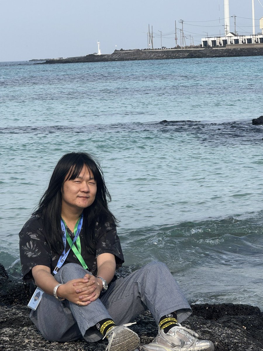 我追高的SIREN被套了。

大家帮忙投投票吧！

投了票的可以加牛逼群，进群当时在我引用的推文中。

等我从济州岛回去给你们发福利。