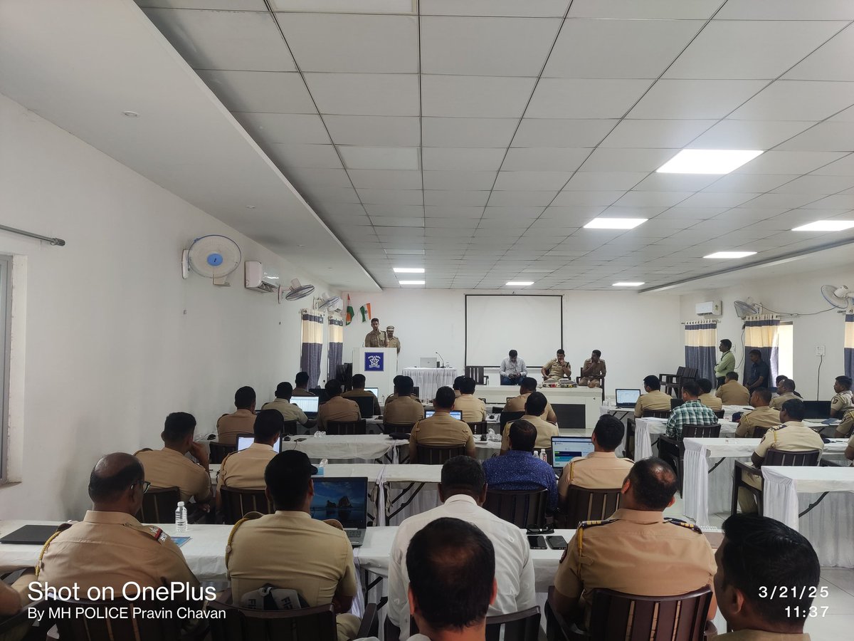 MalegaonPolice's tweet photo. Workshop on CDR, IDPR data analysis
Around 50 policemen, one officer and one constable, from 18 police stations under Malegaon Police Division on 22.03.2025 took training on how to do data analysis of Call Detail Records (CDR) and Internet Protocol Detail Records (IPDR).#CDRData https://t.co/3BmRvSUqJL