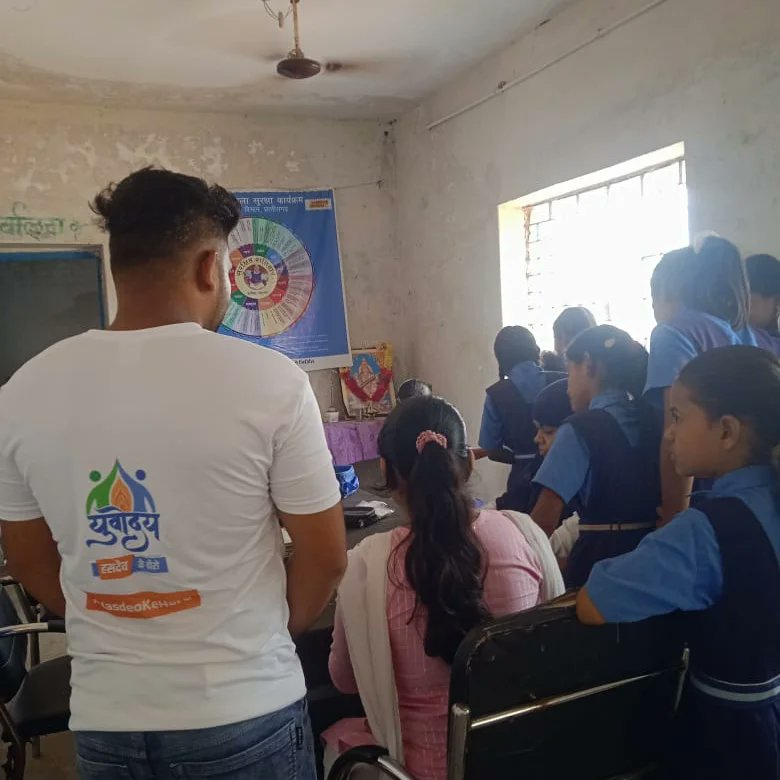 Harish: A passionate Yuvoday Volunteer from Janjgir! 
Uplifting health, education &amp; cleanliness, supporting families with Ayushman cards &amp; housing, and creating 100+ study corners for kids. Inspiring community change every day! 🙌💚  #YuvodayHero #CommunityChange #EducationForAll