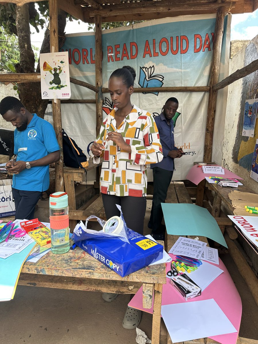 kobusingyelety's tweet photo. Whenever we encourage children to read out loud, we empower them to take charge of their lives as they grow. I got an opportunity to interact and read with children for the celebration of the read aloud day courtesy of @artofachildug  #ReadOutLoud @FacesUpUganda https://t.co/yJ8dsOUwWz