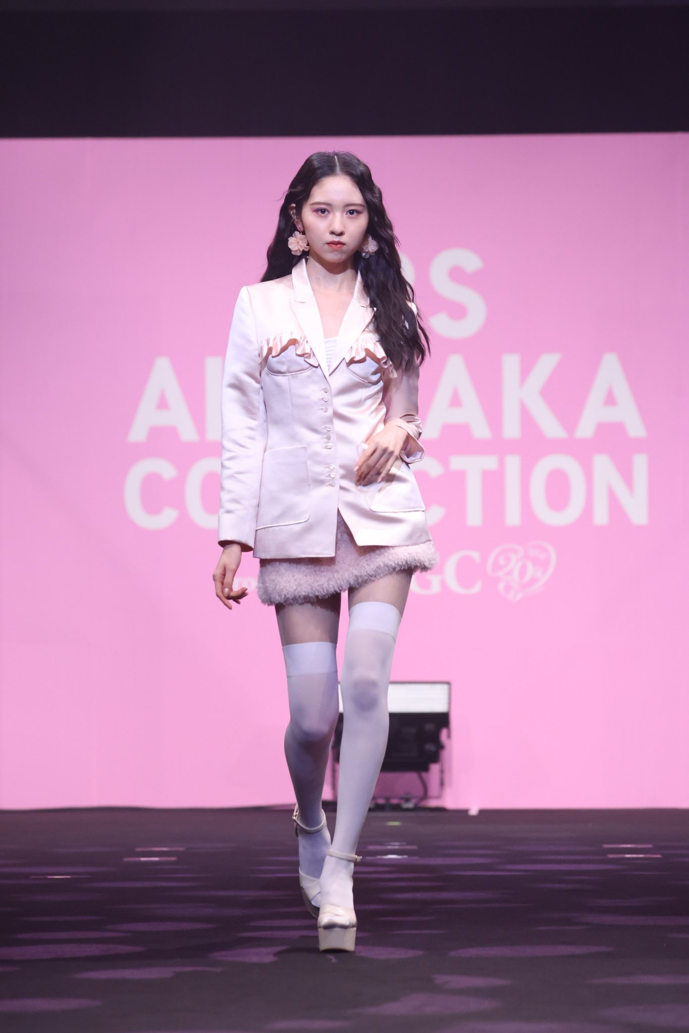 花咲く入江　ミコノス島 尾碕真花 | Ichika Osaki | . . . 【SEEK magazine】 本日発売