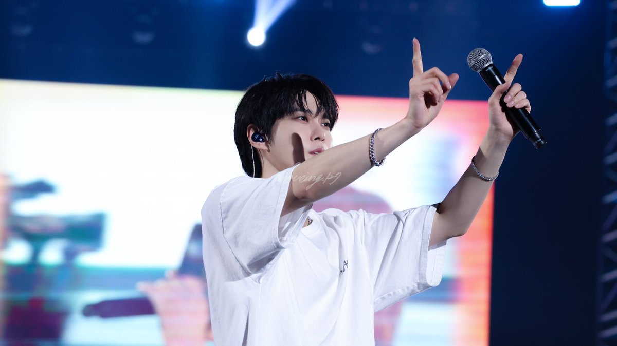 loving_127's tweet photo. 250322 NCT127 in Taiwan 태만
🔭(ᓀ‸ᓂ)✨
#doyoung #도영
#nct127 https://t.co/MMhW8PQgWv