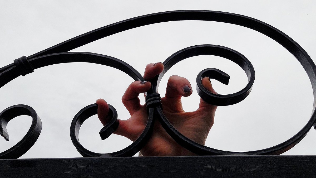 SoyLoes's tweet image. Bowing my personal bars, made me understand my freedom #loesvankemenade #itsallinyourhead