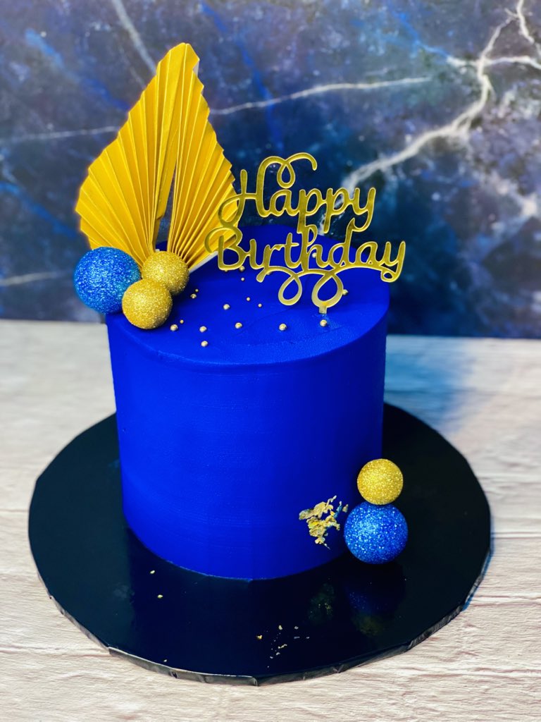 RegentOmotola's tweet photo. Showing off this beautiful stunning creation 😍
It’s screaming blue me awayyyyyyyy💙💙💙💙
If it’s not neat then it’s not from us .
To order , kindly call or send a DM on 08103369591
#cakesinakure #akurebaker #cakeplug #buttercreamcake #bestcake #birthdaycake https://t.co/xyp8zUtyyK
