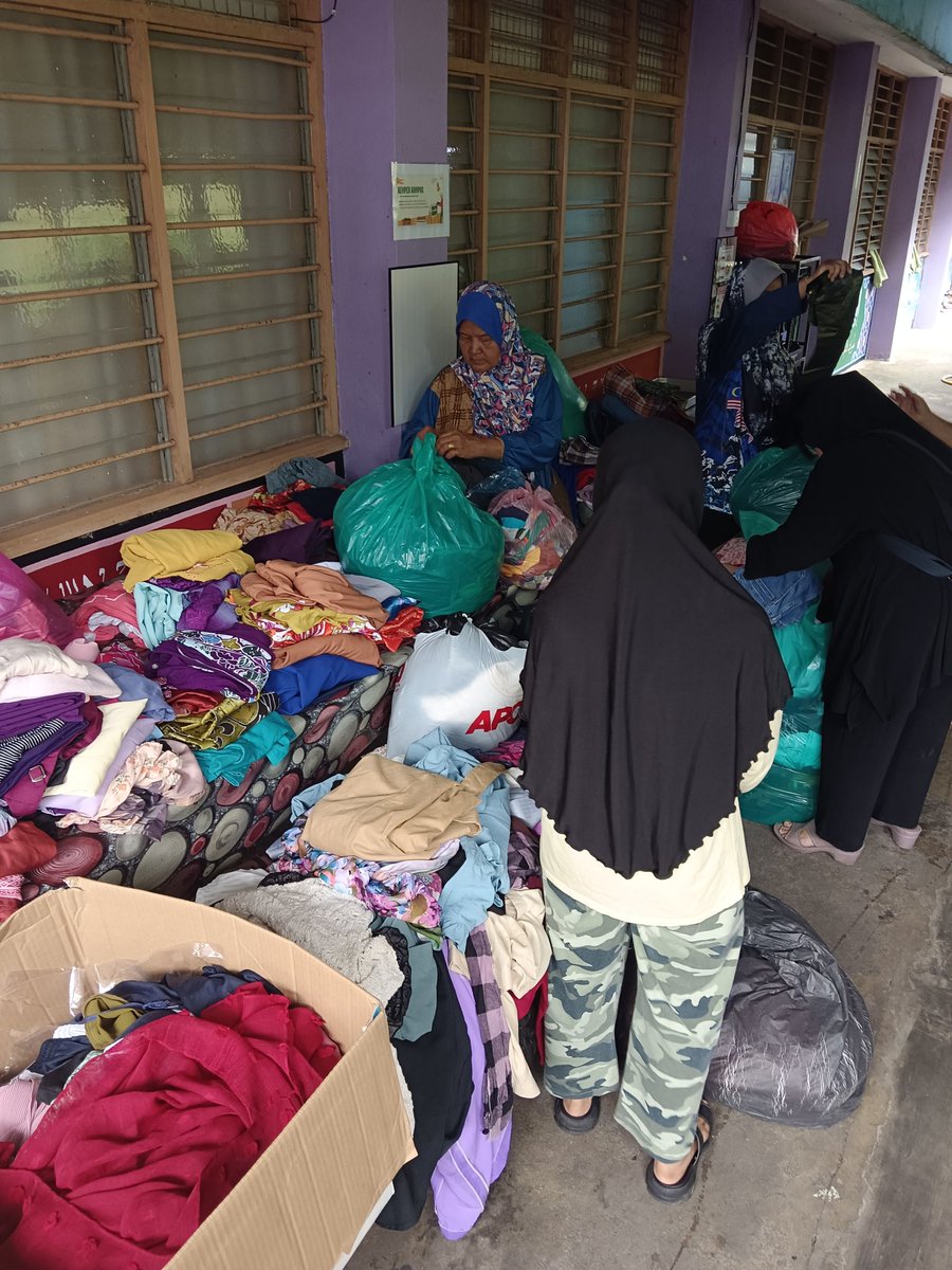 Jim Strummer tweet media