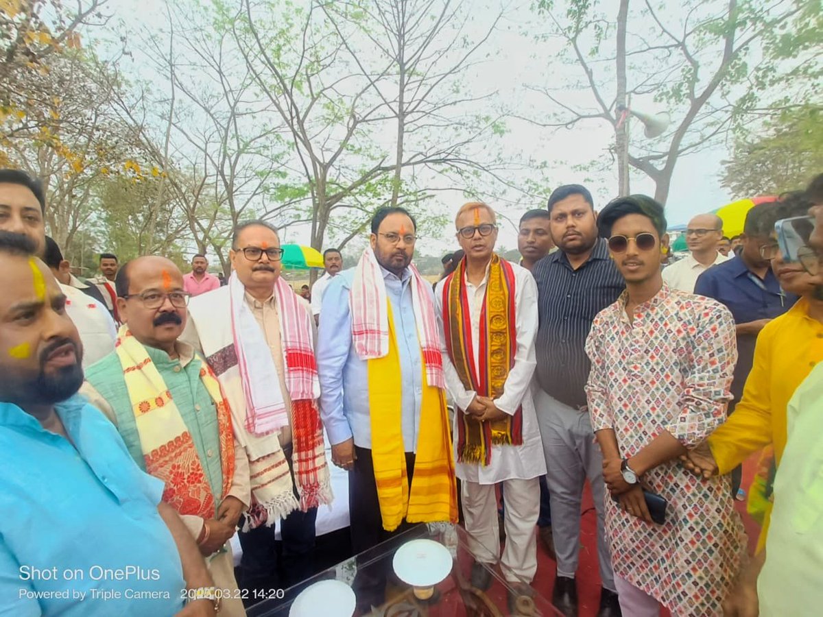DebnathDon's tweet photo. আজি আমৰ বিশ্ববিদ্যালয়ত "বসন্ত মিলন উৎসৱ" পালন কৰা হল।
@keshab_mahanta 
@JituGoswamiBJP 
@ShiladityaDev https://t.co/bt2zlGkx6C