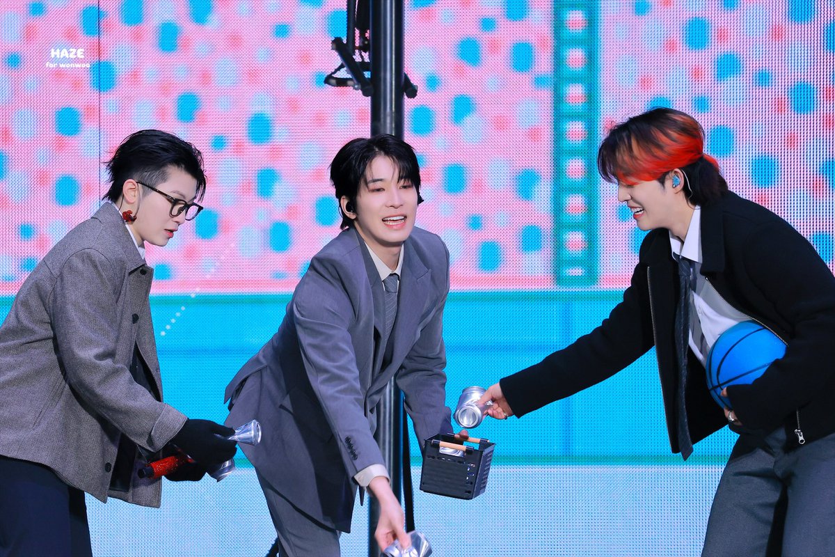 ๐๐๐๐ tweet media