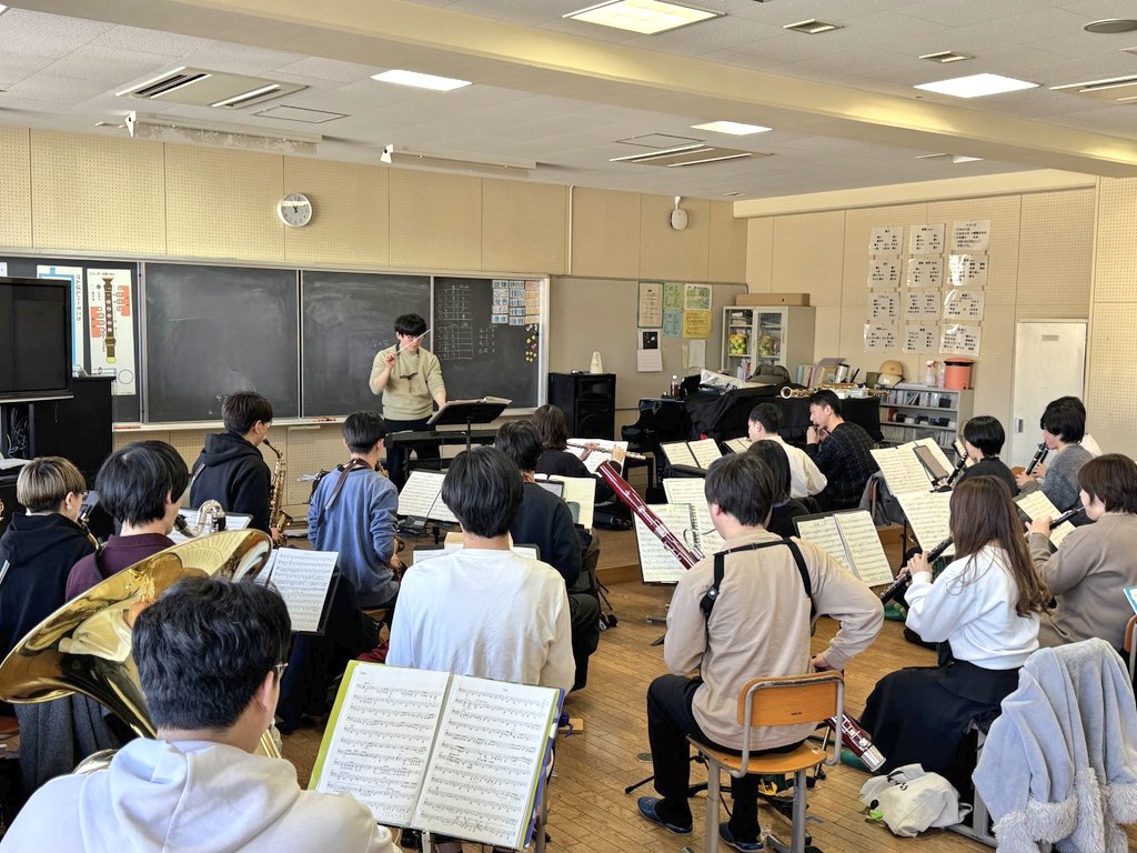 yed_we's tweet image. 【来週土曜日開催！】
昨日は演奏会前最後の練習を行いました！
土曜日をお楽しみに✨️

チケットまだあります！
teket.jp/6044/45584?uid…

エン・ト・ドル ウインドアンサンブル 栃木公演🎷
3月29日（土）15:30～
益子町民会館にて

丘の上のレイラ
ブリュッセル・レクイエム
レ・ミゼラブル　ほか