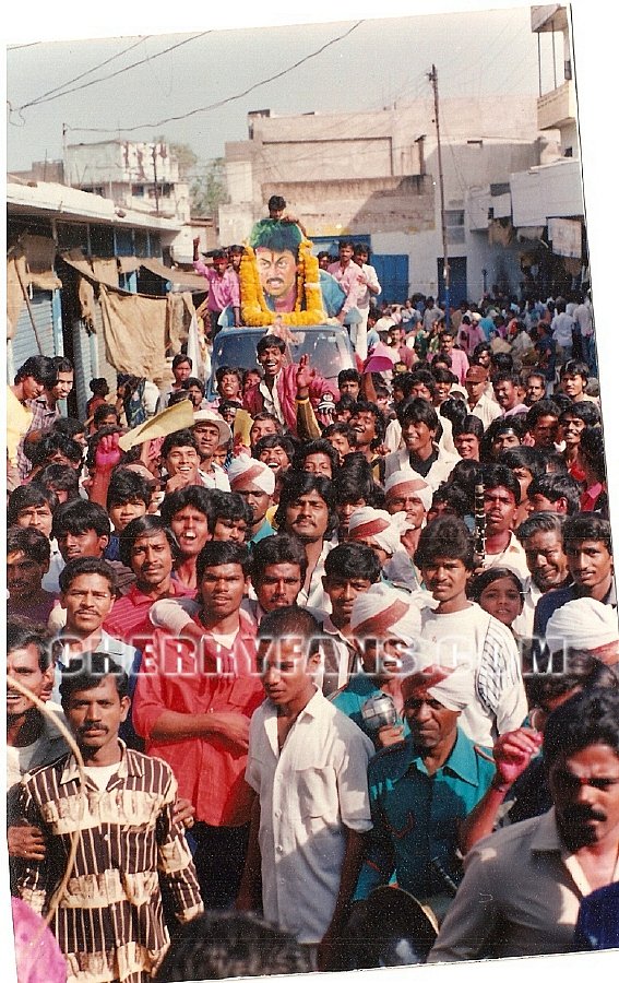 NikhilKalyan88's tweet photo. #36YearsForStateRowdy
Mega star @KChiruTweets 💥
#Chiranjeevi https://t.co/WB6ytZ7L0w