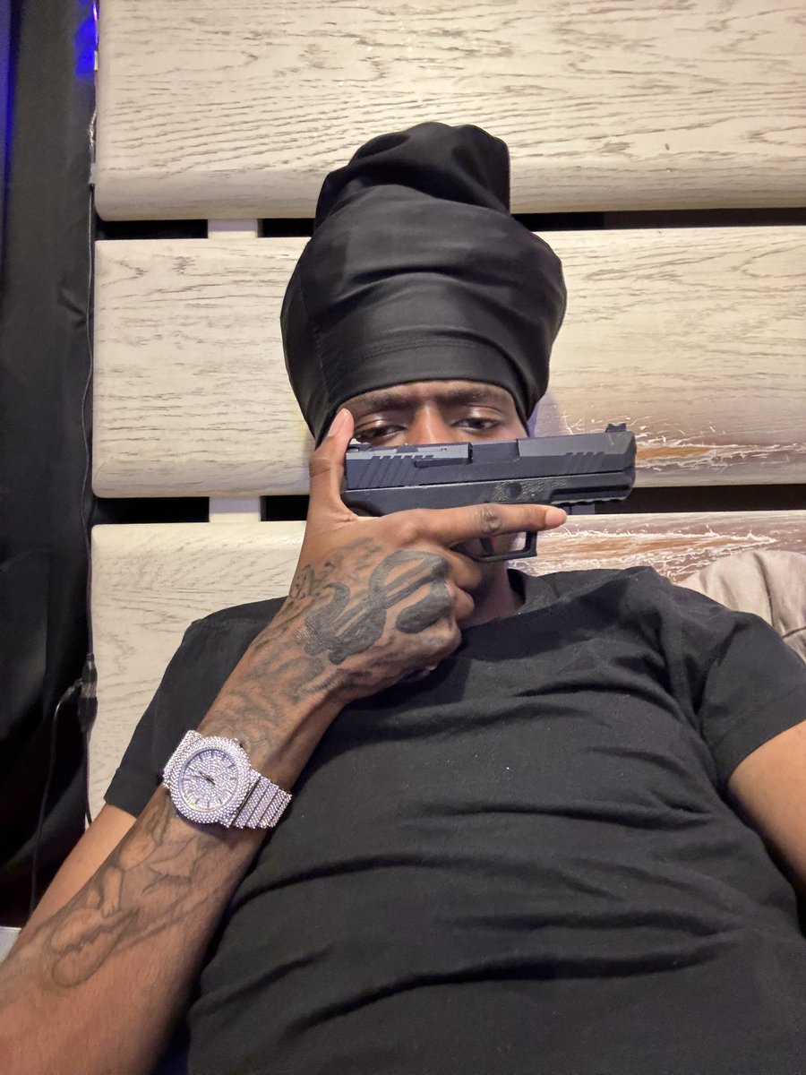 bjayyek's tweet image. Bored asf #Nosleep #Newfriendsfuck?