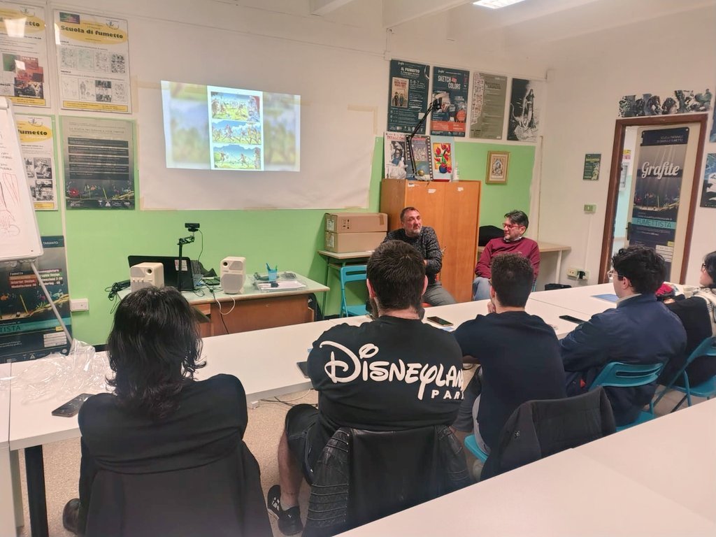 ElioMichelotti's tweet photo. #MettiUnaSeraETaranto Chiacchierata tecnica-filosofica  sul libro nella sede di #Taranto della Scuola di fumetto #Grafite con il direttore e fumettista Gian Marco De Francisco e alcuni studenti della scuola: la scelta del colore per raccontare la sera di #Taranto @RegionePuglia https://t.co/vE9hx5kVaP
