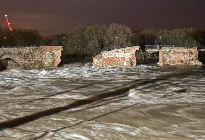 Que pena 😔😔 la de veces que crucé ese puente. Ánimo a toda la ciudad de Talavera