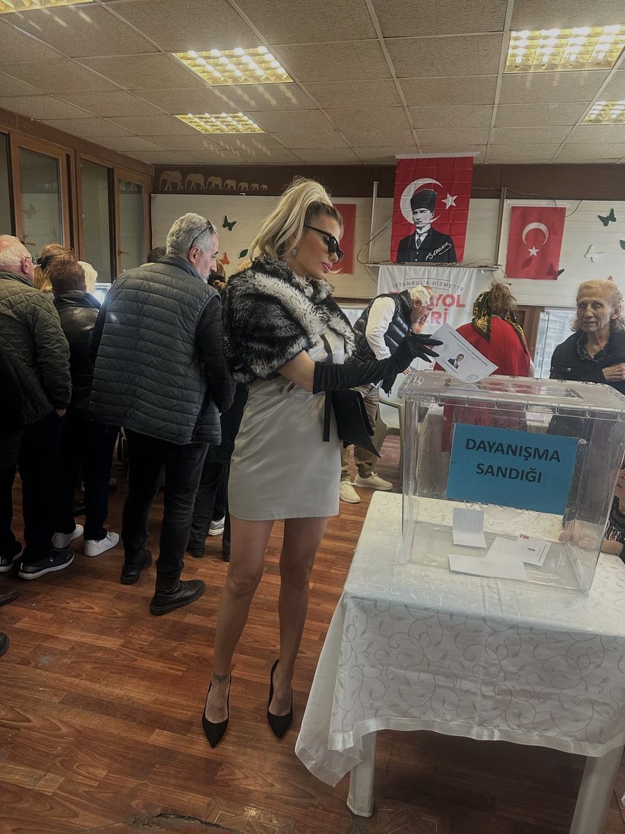 SANDIKLAR DOLU , ADALET TUTUKLU!
#oyver