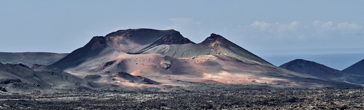 albumeditions's tweet photo. 🇮🇨🌋The #volcano Rajada at the Canary Island #Lanzarote. The largest historical eruption here took place during 1730-36, when long-term eruptions created numerous craters and produced voluminous lava flows that covered about 200 km2. 📸#NikonZ50 #volcanism @PanoPhotos @StormHour https://t.co/ra9qUdRNbJ