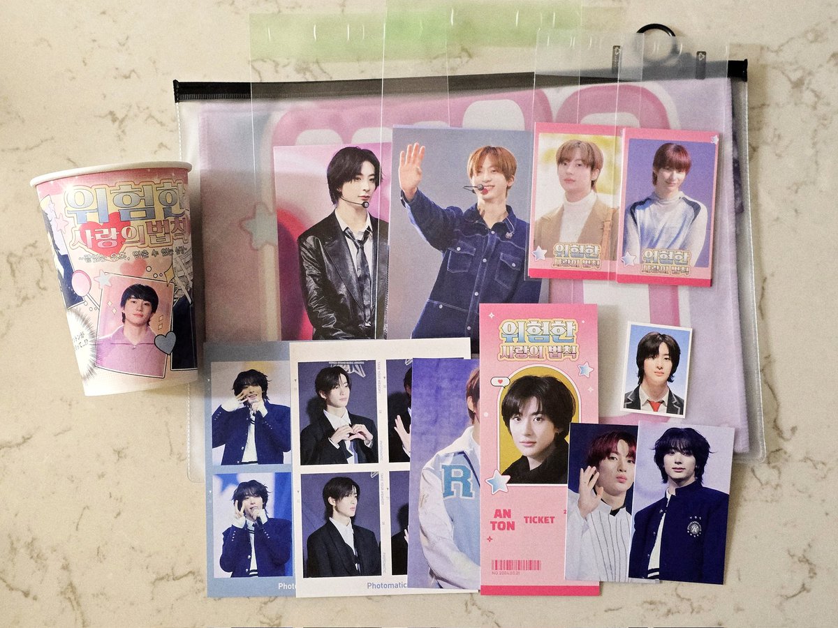 앤톤 서울 생카 투어 1️⃣0️⃣

🐶 위험한 사랑의 법칙
🦕 미닝 더 갤러리

교복입은 선배미 낭낭한 찬영이를 지나칠 수 없어서 방문! 카페와 전시 공간이 분리되어 있어서 구경하기 좋았어요. 럭드로 슬로건 당첨은 처음이라 생카에서 기분 좋게 머물다가요🧡

#앤톤과위험한사랑의법칙