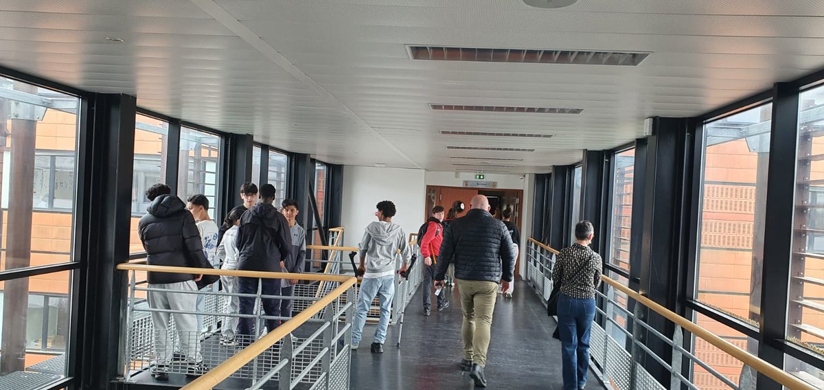 Visite du LP H.Baradat pour nos 3eme dans le cadre du #Parcours_Avenir
🔹Présentation des formations du lycée adaptée aux interrogations des élève
🔹Focus essentiel sur le "savoir être" dans un LP et dans le monde de l'entreprise
Merci pour votre accueil !
<a href="/AcBordeaux/">Académie de Bordeaux</a>
<a href="/dsden64/">DSDEN64</a>