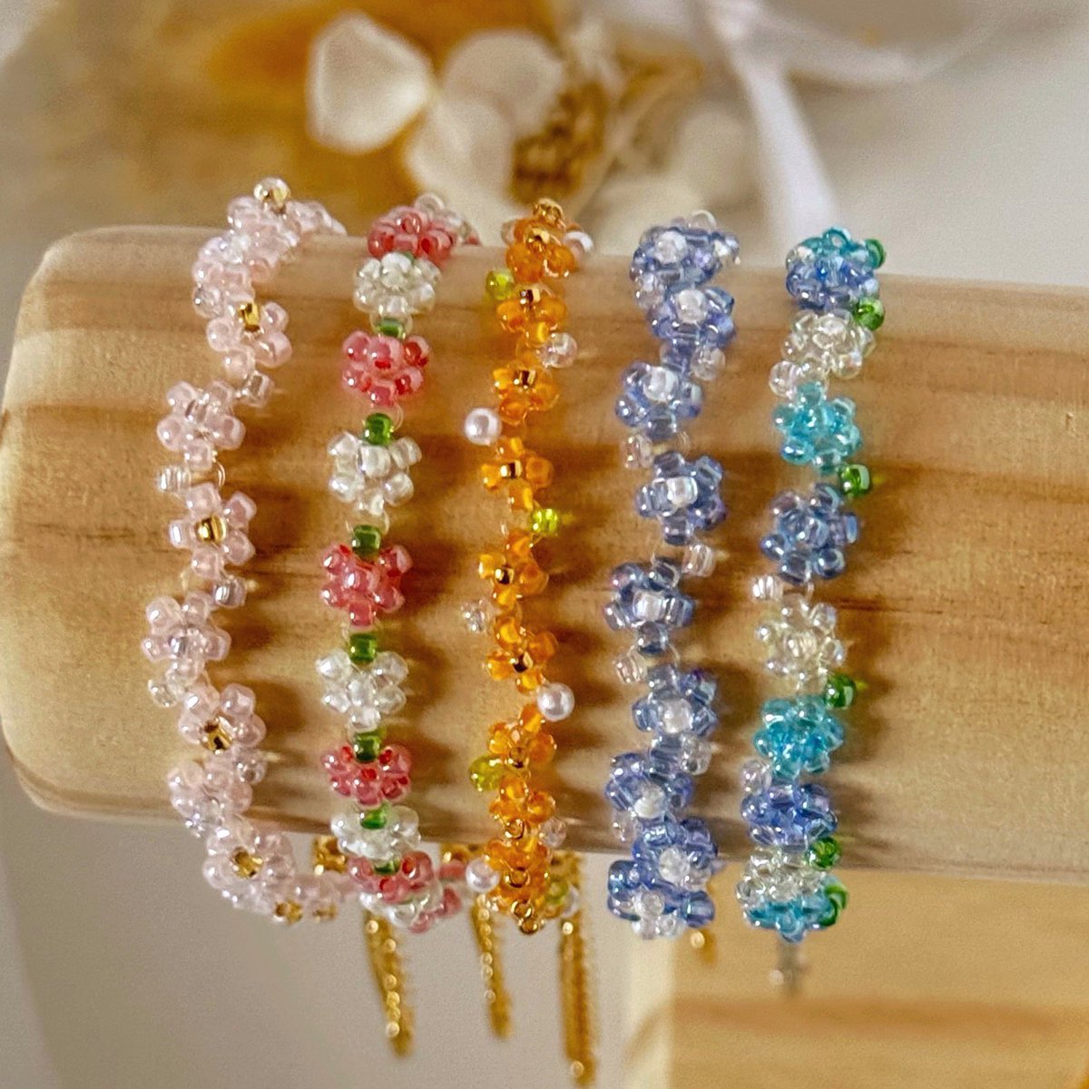 torinana_1017's tweet photo. #一次創作祭り春の陣2025

いちごに桜、ネモフィラ、紫陽花に金木犀のビーズブレスレット✨

春から始まる季節の作品リレー🌸 https://t.co/OTydZCEgyJ
