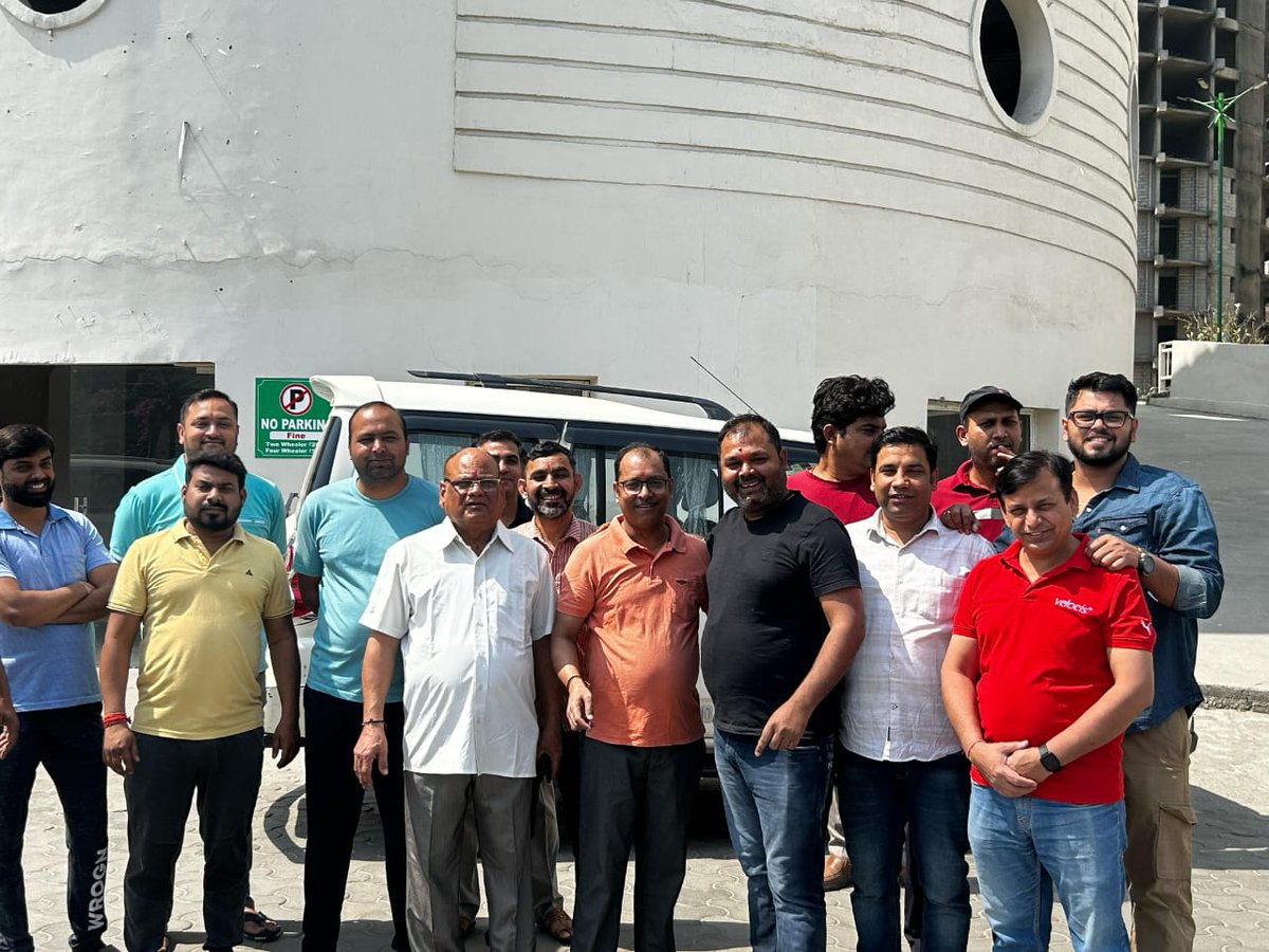 #greaternoida 

सुपरटेक ईको विलेज 1 निवासियों की सुरक्षा व सुविधा प्रबंधन पर बिसरख थाना प्रतिनिधि के साथ सुपरटेक निवासियों की बैठक...

ग्रेटर नोएडा वेस्ट, 23 मार्च 2025: सुपरटेक ईको विलेज 1 के निवासियों ने आज थाना प्रतिनिधि से मुलाकात कर सोसायटी में बढ़ती सुरक्षा और सुविधा