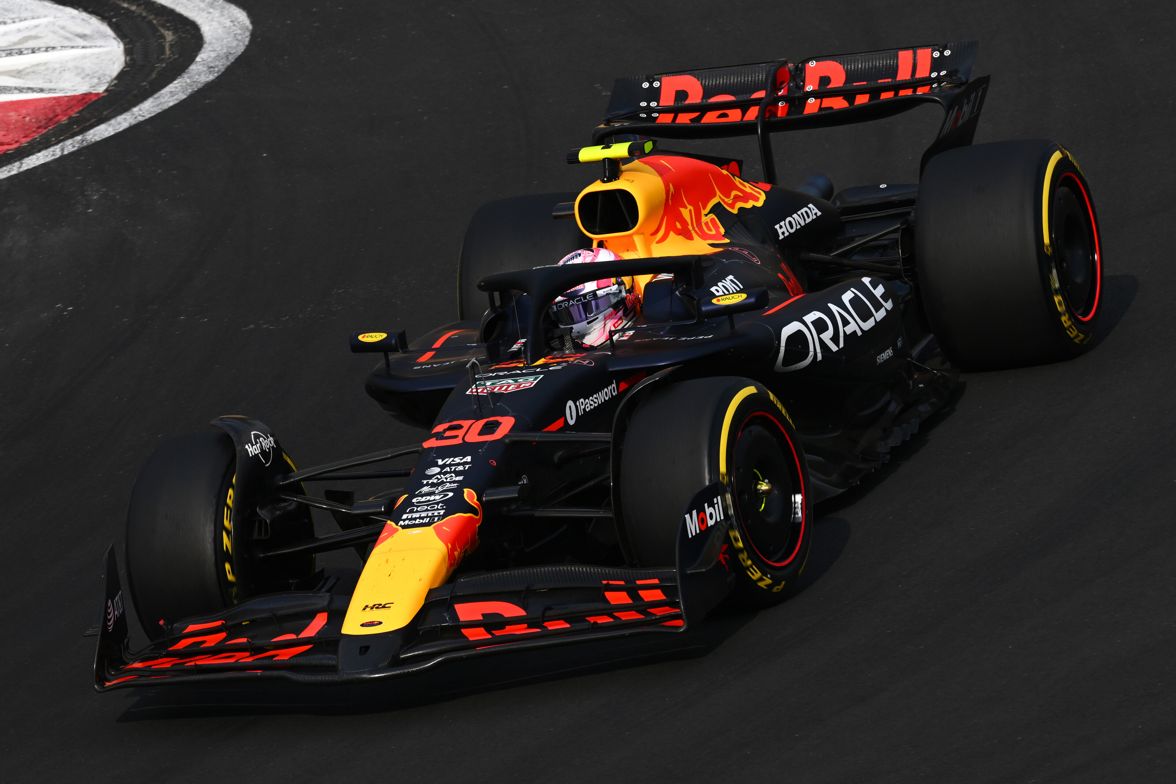 F1レッドブル角田/フェルスタッペン＆VCARBローソン/ハジャー日本GPカード レッドブル モータースポーツ🏁 on X: 