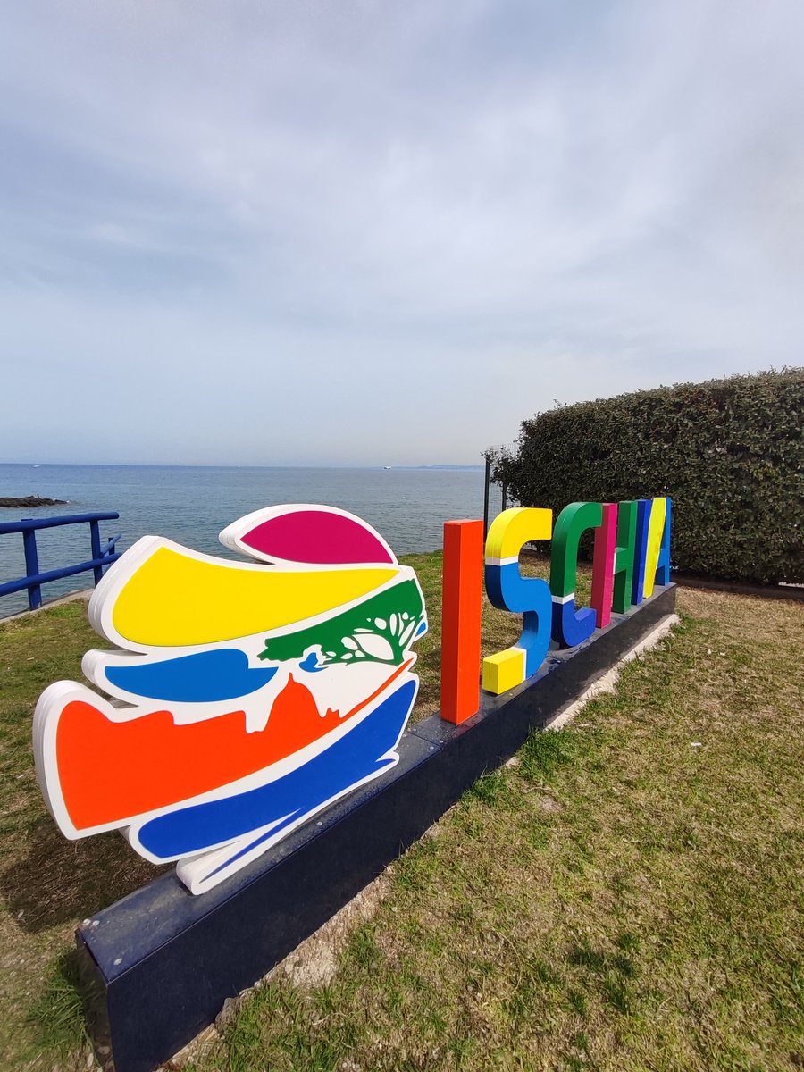 Il weekend, a casa

#guess #ischia #writing #lettering #colours #italy