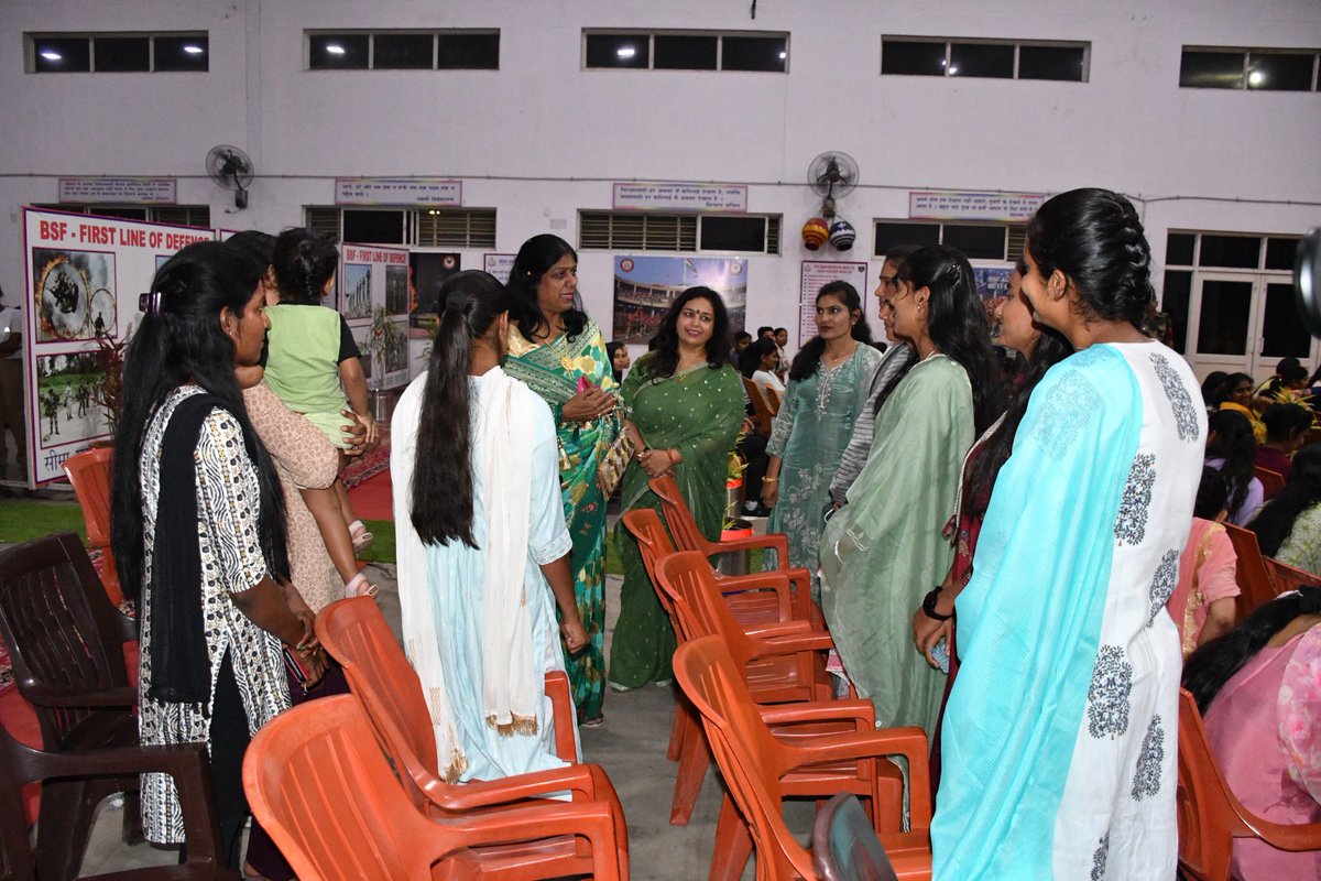 stcbsfnb's tweet image. Dr Prema Gandhi,BWWA Head BSF(EC) visited STC BSF NB, attended various programmes and interacted with BWWA members. She motivated all the BWWA members to look after their families, education of children and wished them good luck.