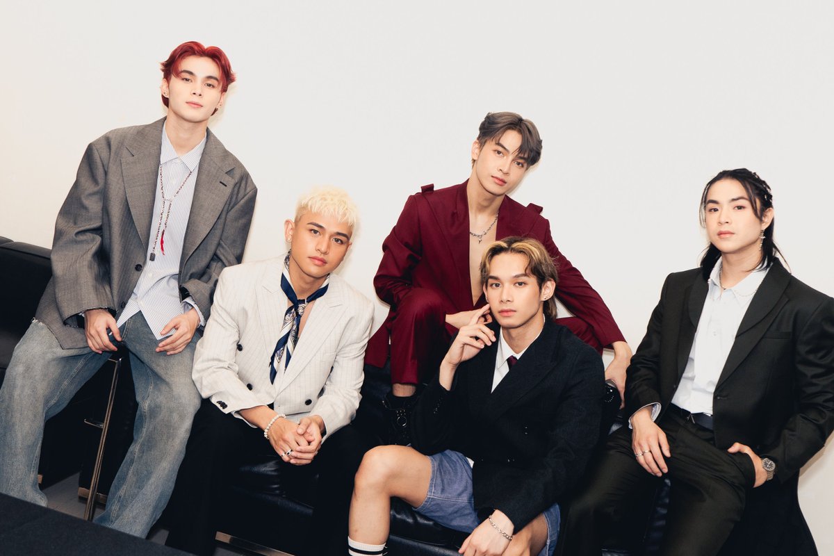 vxonofficial's tweet photo. VXON x PHILPOP HIMIG HANDOG 2025 📸
Dalangin ng puso para sa atin ay MHWG ✨
Thank you sir @jonathanmanalo and @starmusicph
🎧 Keep streaming MHWG ✨
🔗https://t.co/ScAWYWfI1m
#VXON #VXON_MHWG
#PPOP #PhilpopHimigHandog
#MHWG #HimigHandog https://t.co/GpdnjguAOw