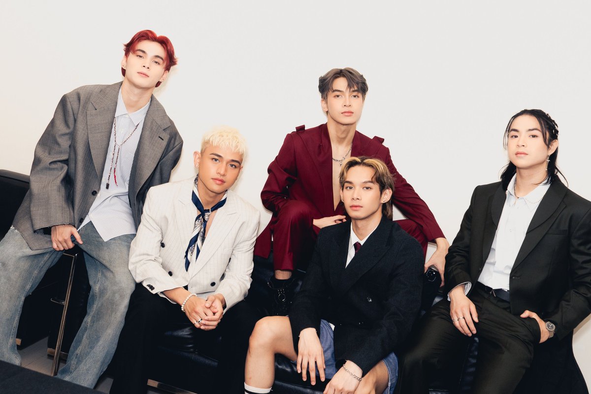 vxonofficial's tweet photo. VXON x PHILPOP HIMIG HANDOG 2025 📸
Dalangin ng puso para sa atin ay MHWG ✨
Thank you sir @jonathanmanalo and @starmusicph
🎧 Keep streaming MHWG ✨
🔗https://t.co/ScAWYWfI1m
#VXON #VXON_MHWG
#PPOP #PhilpopHimigHandog
#MHWG #HimigHandog https://t.co/GpdnjguAOw