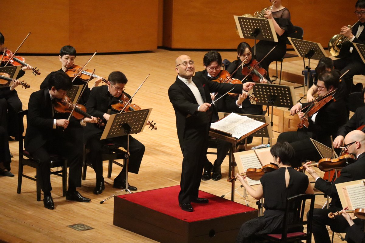 oekjp's tweet image. 甲府公演 終演！
ご来場誠にありがとうございました。
終演後にはバケツ募金も行いました。
昨日の茅ヶ崎公演から続く「オールベートーヴェンプログラム」これにて終幕。このツアーに携わってくださった関係各所の皆様、ご来場いただきましたお客様に深く感謝申し上げます。
 #広上淳一
 #OEK 
 #感謝