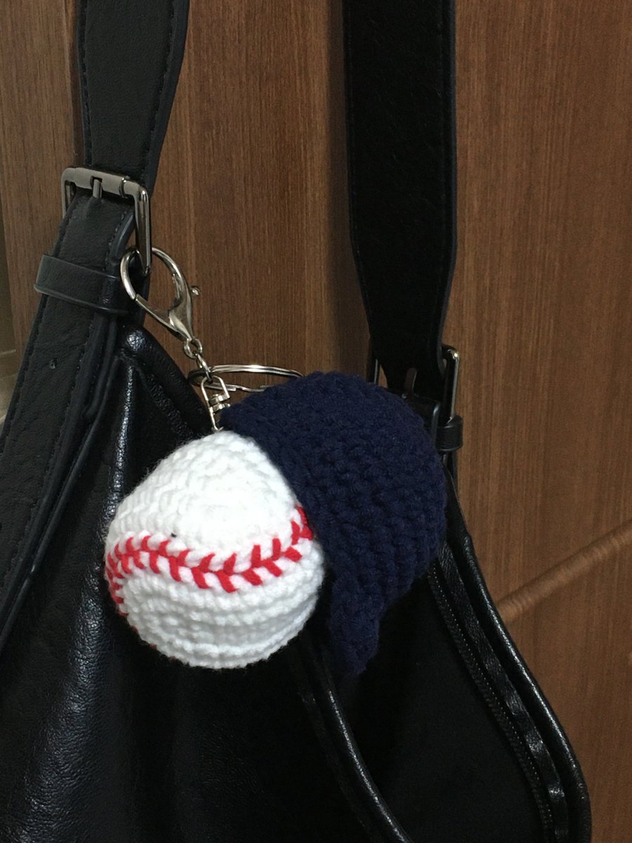 ddneg_knit's tweet photo. #RT 추첨 1분께 야구공 키링을 드립니다

💙야구공&amp;모자 키링 1차 판매🤍
- 네이비, 블랙, 레드, 오렌지, 블루 5가지 색상

📍자세한 내용은 폼을 확인해주세요
📍문의는 DM으로 부탁드립니다

🗓 3/31 00:00 ~ 4/6 23:59
🔗 https://t.co/Ds5X8y55PA https://t.co/Lotjhgt0ww