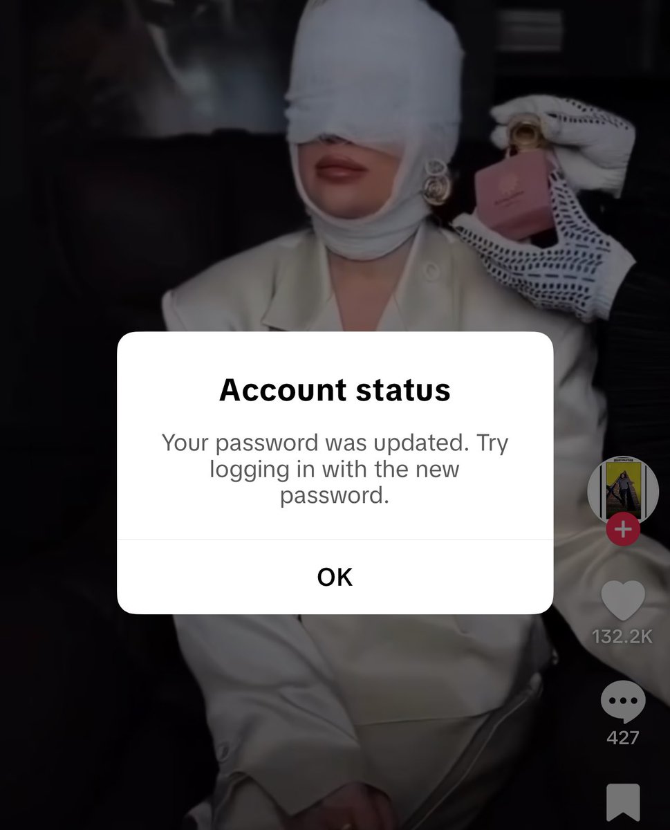 Monmoniah's tweet photo. I WAS HACKED WHAT!! I’ve reached out to TikTok support but I hear it’s really bad. If this account posts anything IT IS NOT ME!! I’m working on getting my account back, yall wish me luck 😭 @Tiktok help me plz they changed my username and everything!! https://t.co/62sFAb2sHv