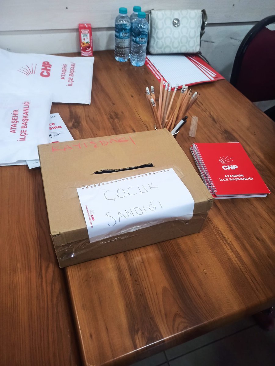 chpgenclik_gm's tweet photo. Bugün çocuklar da Ekrem amcalarının yanında, sandıklarda! https://t.co/EG4RKNHXRc