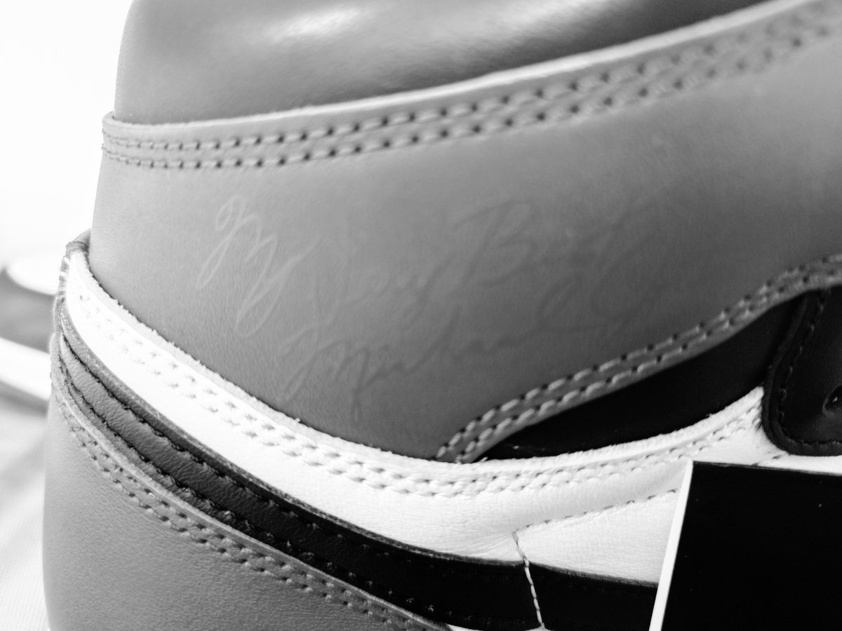 osalepsy's tweet photo. #開封の儀
Nike Air Jordan 1 Retro High OG
"Black Toe Reimagined"
通称 つま黒
#NIKE #SNKRS #スニーカー
#AIRJORDAN #エアジョーダン
#BlackToe #つま黒
https://t.co/cURAl5e9Wi https://t.co/SK4ijZS1Yi