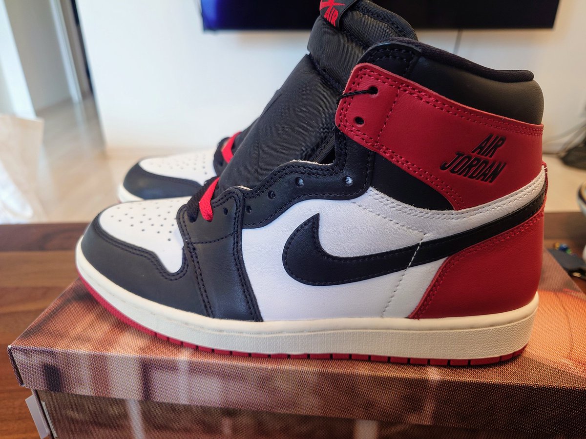 osalepsy's tweet photo. #開封の儀
Nike Air Jordan 1 Retro High OG
"Black Toe Reimagined"
通称 つま黒
#NIKE #SNKRS #スニーカー
#AIRJORDAN #エアジョーダン
#BlackToe #つま黒
https://t.co/cURAl5e9Wi https://t.co/SK4ijZS1Yi