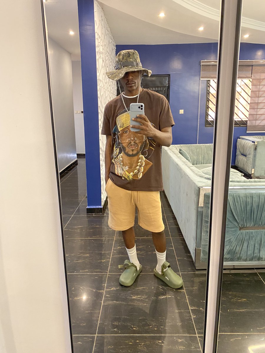 JoviLeMonstre's tweet photo. High Sharp 🇨🇲
Happy Sunday 🙏🏿 https://t.co/Z7ALDvWuXR