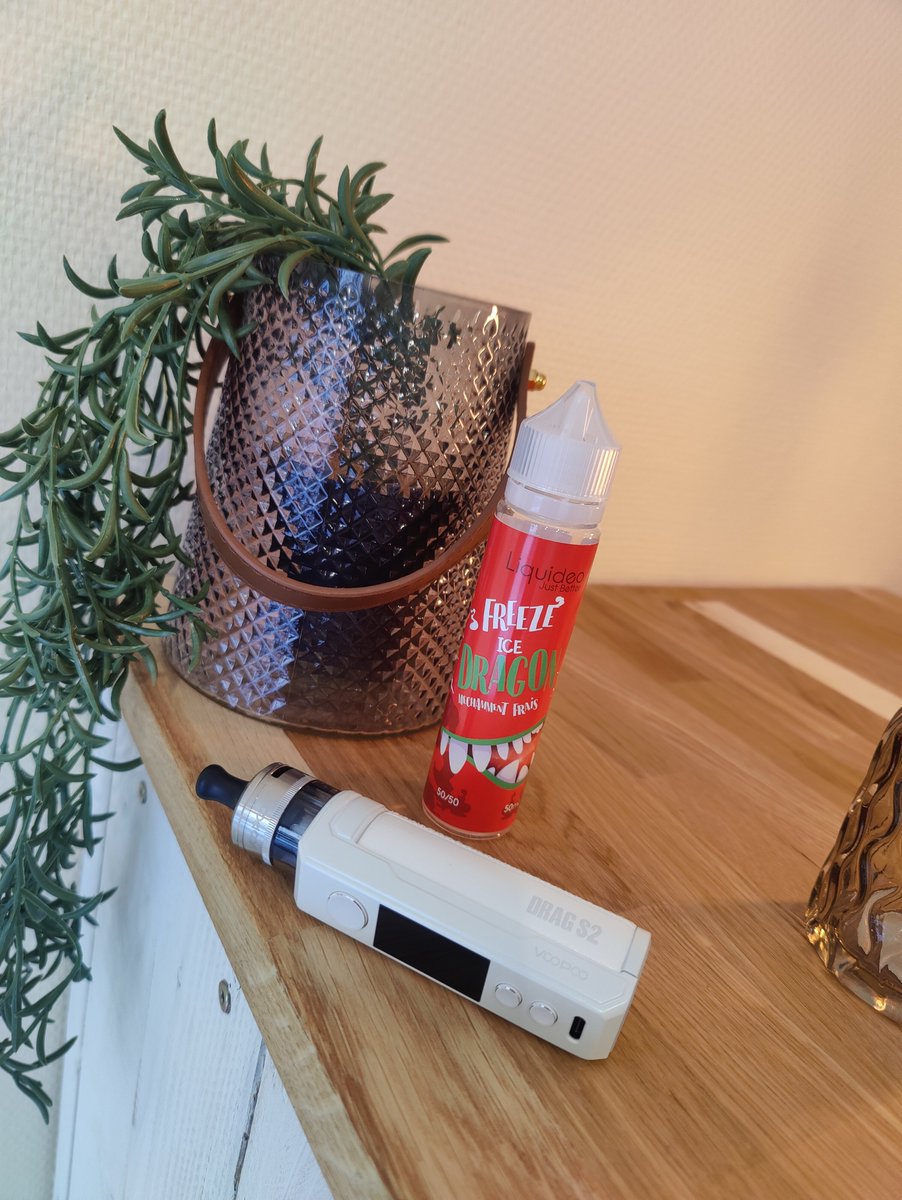EvapSaveurs's tweet photo. #Liquideo #FreezeIceDragon #VapeExotique #FreshAndFruity #EliquideGivré https://t.co/nARrJWSU1X