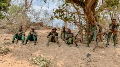 epanchjanya's tweet image. नाइजीरिया से बड़ी खबर!

रमजान के महीने में मस्जिद पर मुसलमानों ने ही किया हमला!

नाइजर में खुलेआम ISIS का मुसलमानों के खिलाफ कत्लेआम।

मस्जिद में मुसलमानों ने ही नमाजियों पर किया हमला, अल्लाह को प्यारे हुए 44 नमाजी, 13 घायल।

नाइजर में जिस स्थान पर ये नरसंहार हुआ है, वह जगह है…