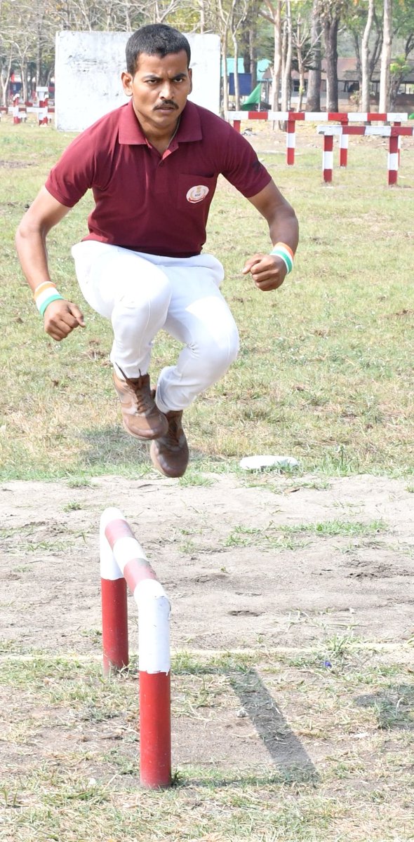 stcbsfnb's tweet image. Sh Ravi Gandhi,ADG BSF (EC) visited STC BSF NB, reviewed various trg  activities  and congratulated Sh Sooryakant Sharma,IG and his team of Instructors for providing best Training  to the recruits.