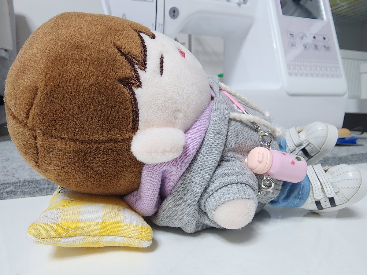 세계 국제 강아지의 날 🐶 이라길래
우리 뭉이 신상베게 만들어주기❤️

#김재환 #KIMJAEHWAN #짼뭉이