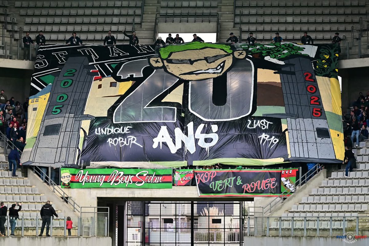 UltrasMadeinFR's tweet photo. ⚽️ Sedan - Asfeld (R2)
📢 Plus de 1300 personnes présentes pour fêter les 20 ans des Young Boys en 7ème division !
📆 Samedi 22 mars 2025
📸 Photos Sports Ardennes / @LenobleThibault https://t.co/MvaPLugaER